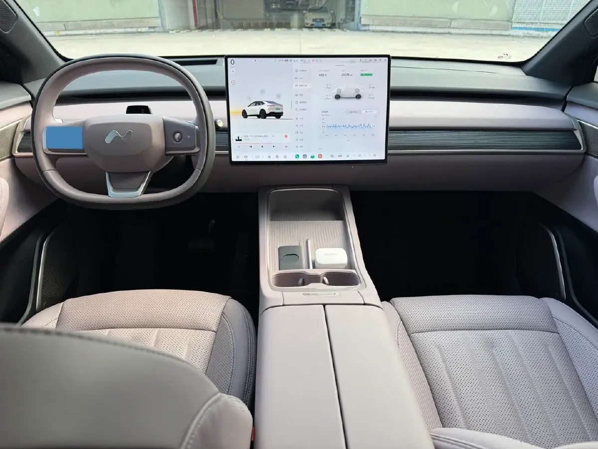 2024 IM L6 BEV 75KWH,autocango,china used car exporter,china ev exporter,chinese used car exporter,chinese used ev exporter