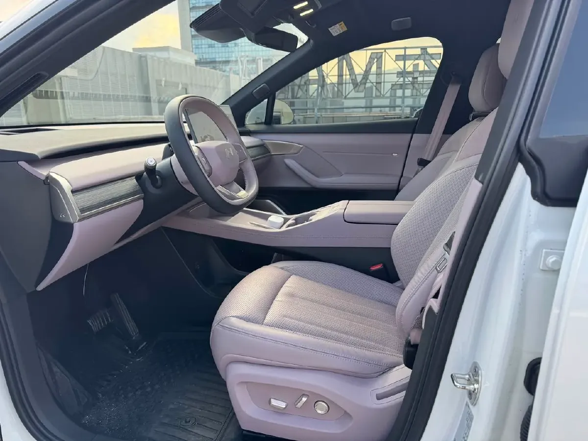 2024 IM L6 BEV 75KWH,autocango,china used car exporter,china ev exporter,chinese used car exporter,chinese used ev exporter