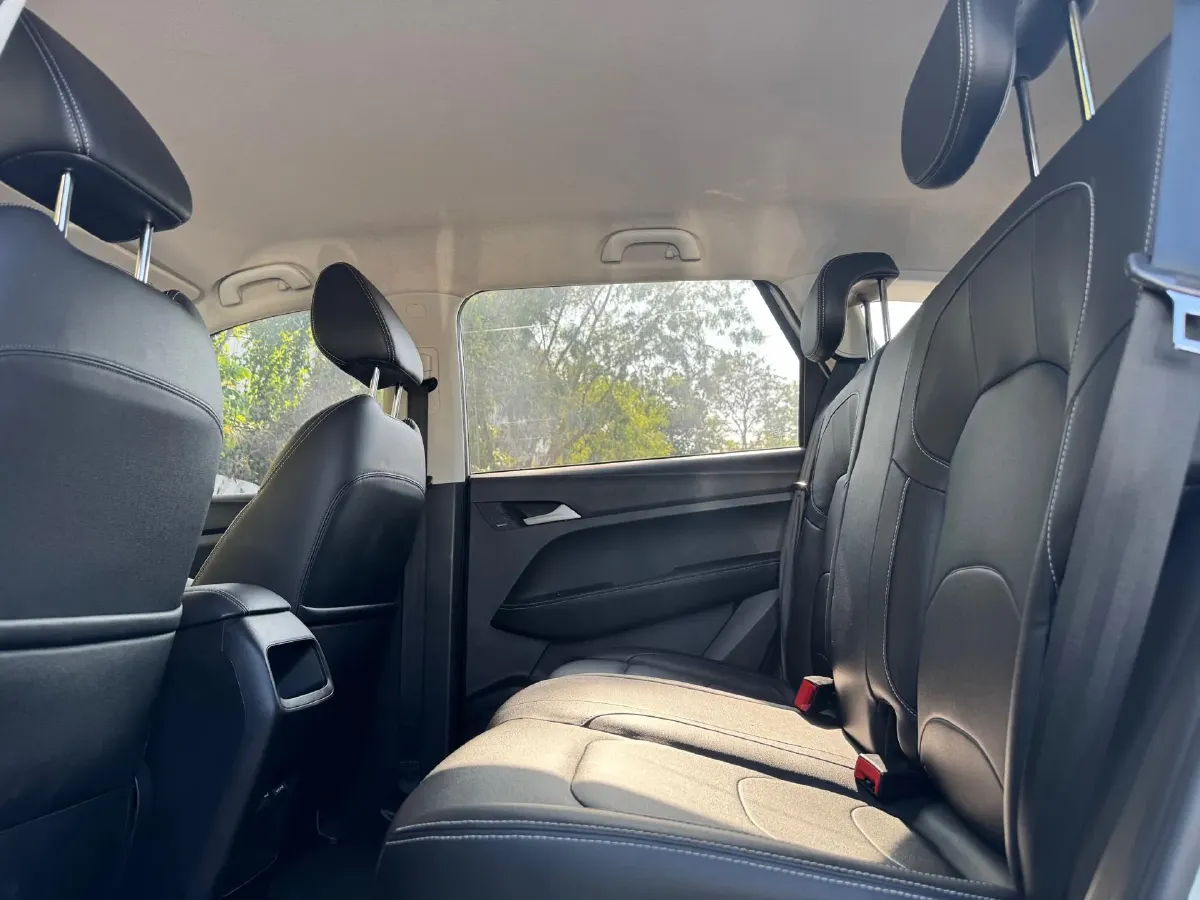 2020 BaoJun RC-5 1.5T 147HP L4 CVT,autocango,china used car exporter,china ev exporter,chinese used car exporter,chinese used ev exporter