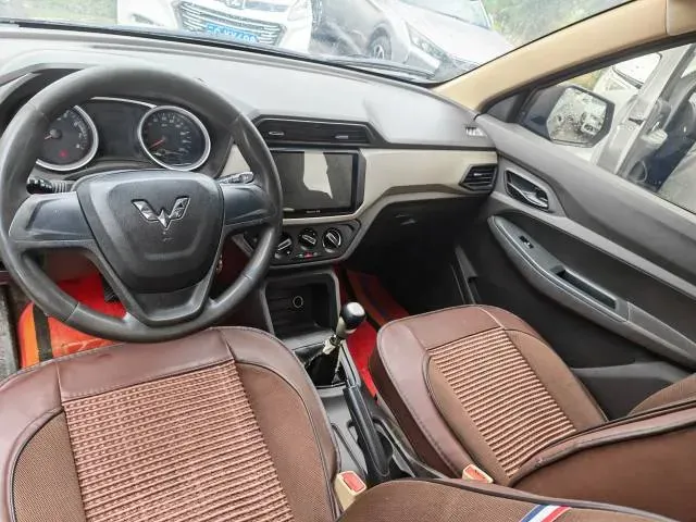 2018 WuLing HongGuang 1.5L 105HP L4 5MT,autocango,china used car exporter,china ev exporter,chinese used car exporter,chinese used ev exporter