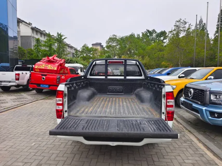 2019 Isuzu Jim 2.0T 204HP L4 5MT,autocango,china used car exporter,china ev exporter,chinese used car exporter,chinese used ev exporter