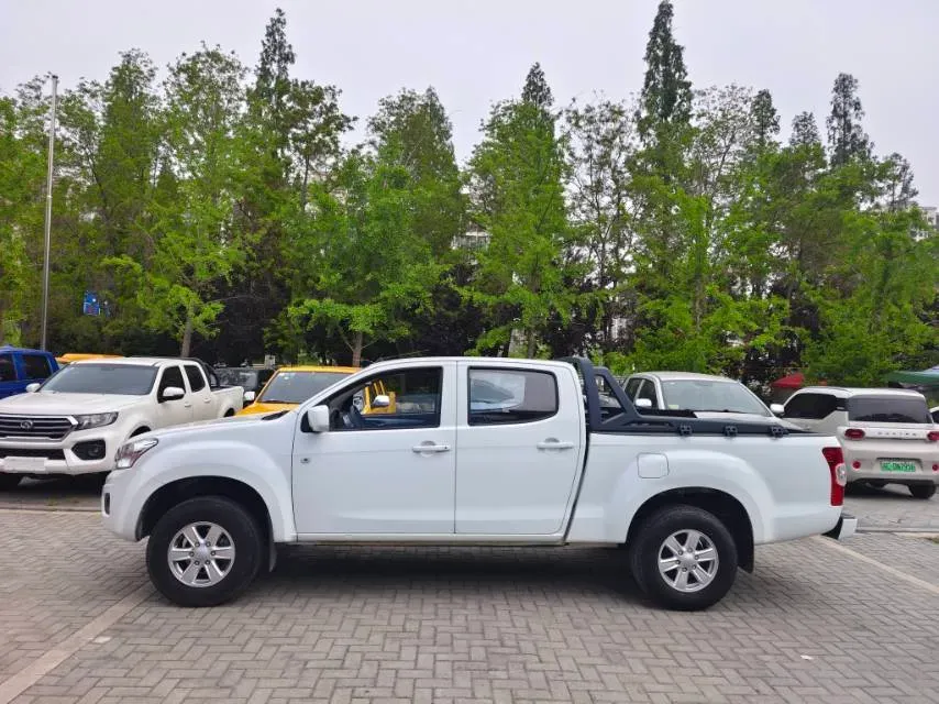 2019 Isuzu Jim 2.0T 204HP L4 5MT,autocango,china used car exporter,china ev exporter,chinese used car exporter,chinese used ev exporter