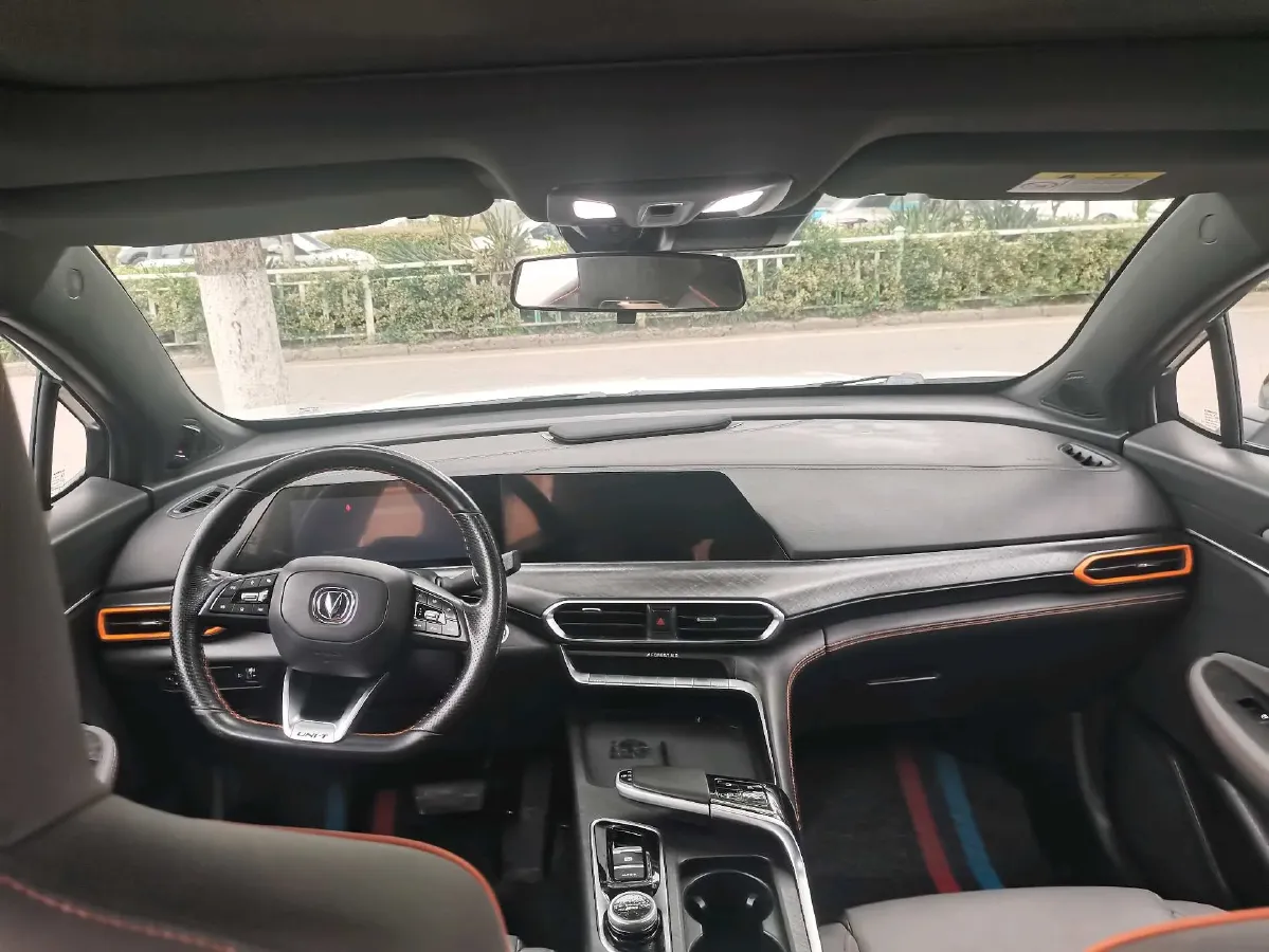 2022 ChangAn UNI-T 1.5T 188HP L4 7DCT,autocango,china used car exporter,china ev exporter,chinese used car exporter,chinese used ev exporter