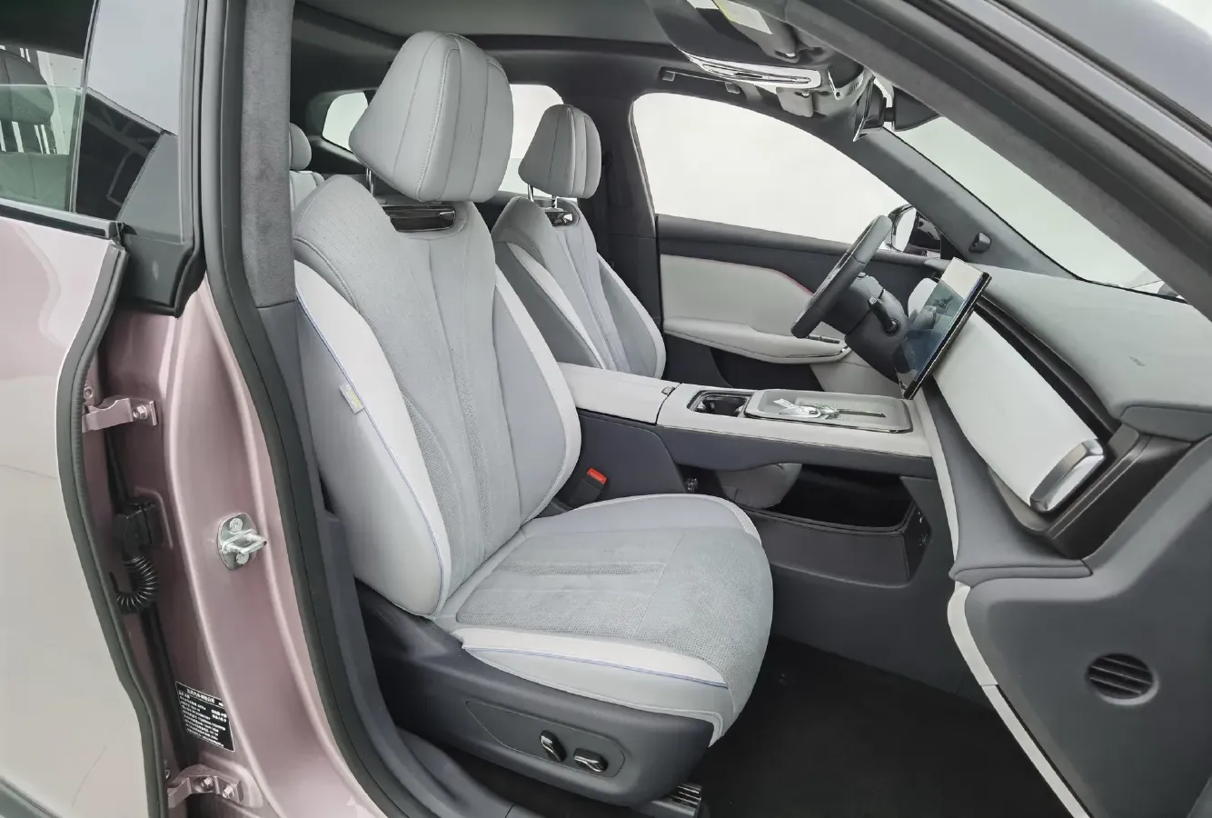 2024 Voyah ZhiYin BEV 77KWH,autocango,china used car exporter,china ev exporter,chinese used car exporter,chinese used ev exporter