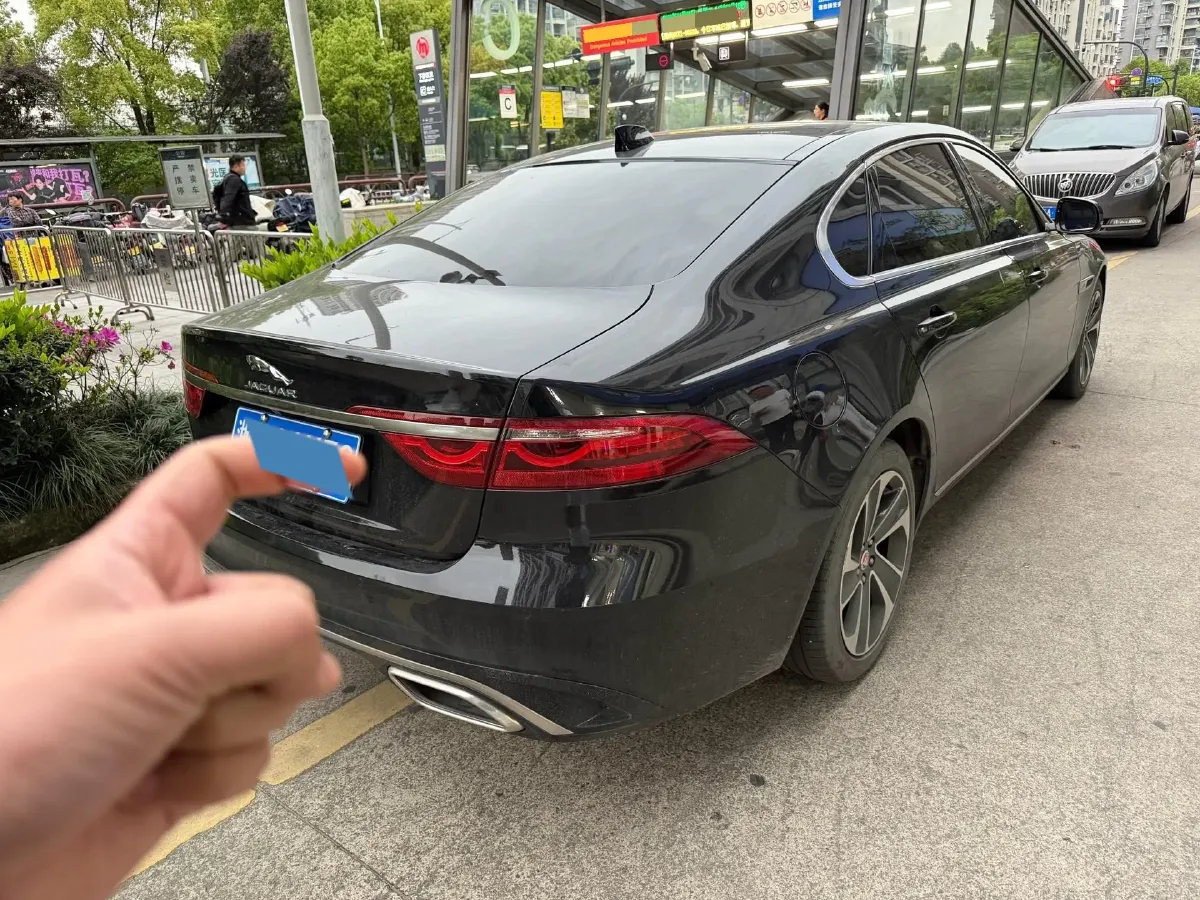 2022 Jaguar XFL 2.0T 200HP L4 8AT,autocango,china used car exporter,china ev exporter,chinese used car exporter,chinese used ev exporter