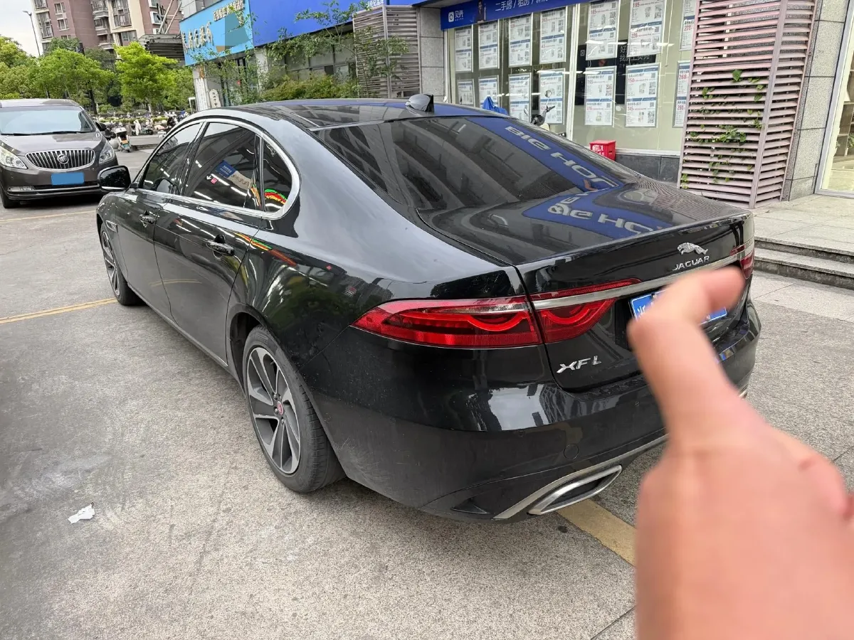 2022 Jaguar XFL 2.0T 200HP L4 8AT,autocango,china used car exporter,china ev exporter,chinese used car exporter,chinese used ev exporter
