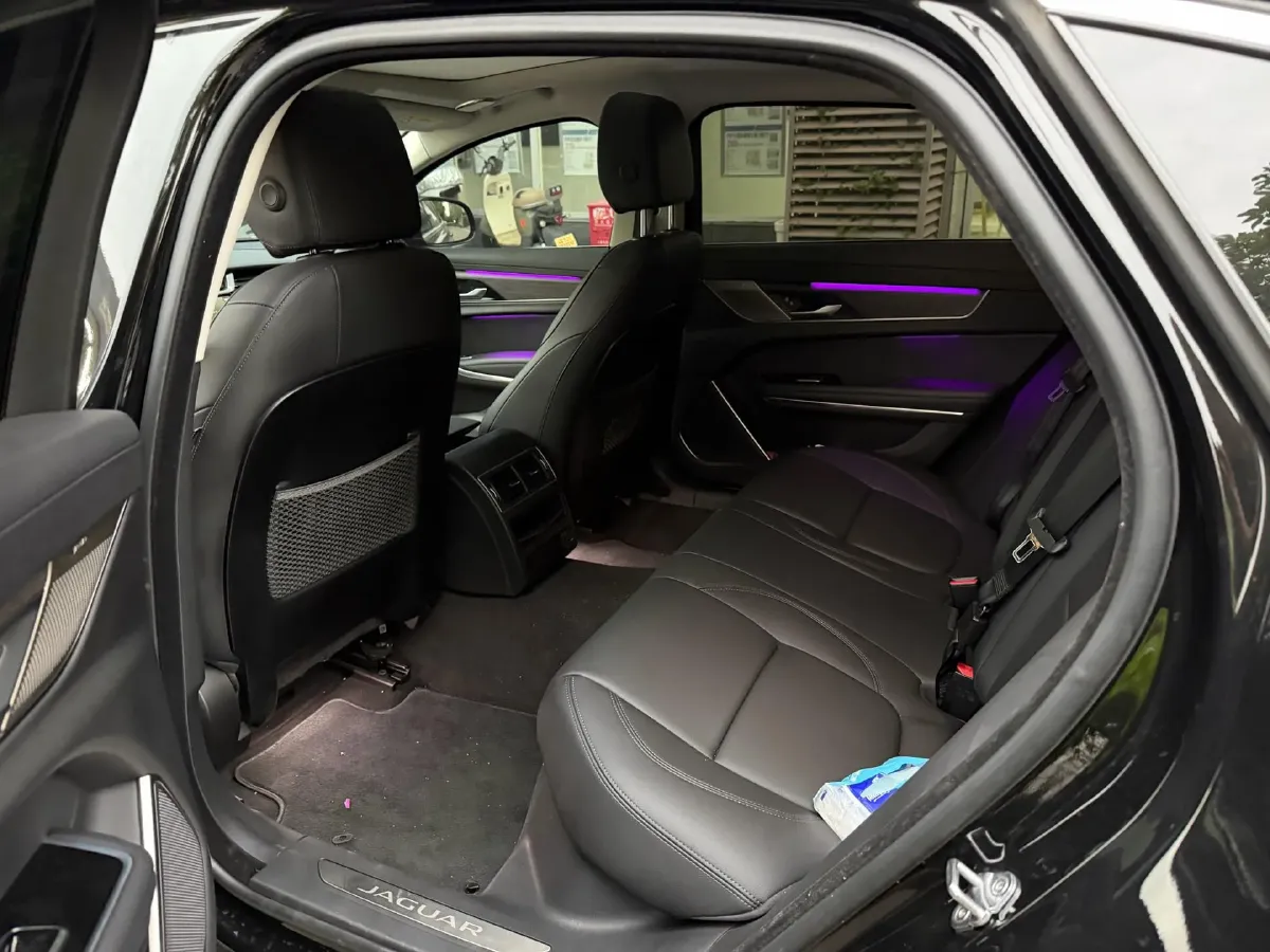 2022 Jaguar XFL 2.0T 200HP L4 8AT,autocango,china used car exporter,china ev exporter,chinese used car exporter,chinese used ev exporter