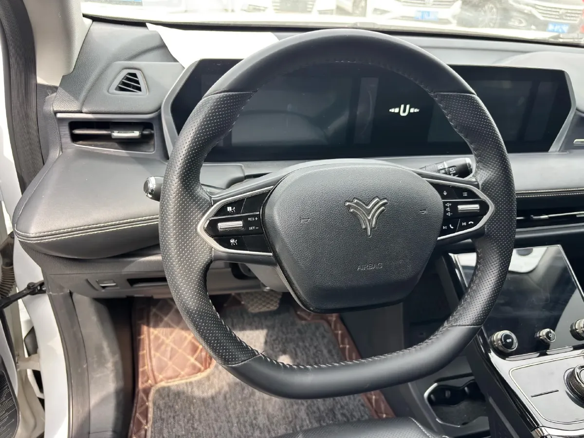 2022 Venucia Grand V 1.5T 190HP L4 7DCT,autocango,china used car exporter,china ev exporter,chinese used car exporter,chinese used ev exporter