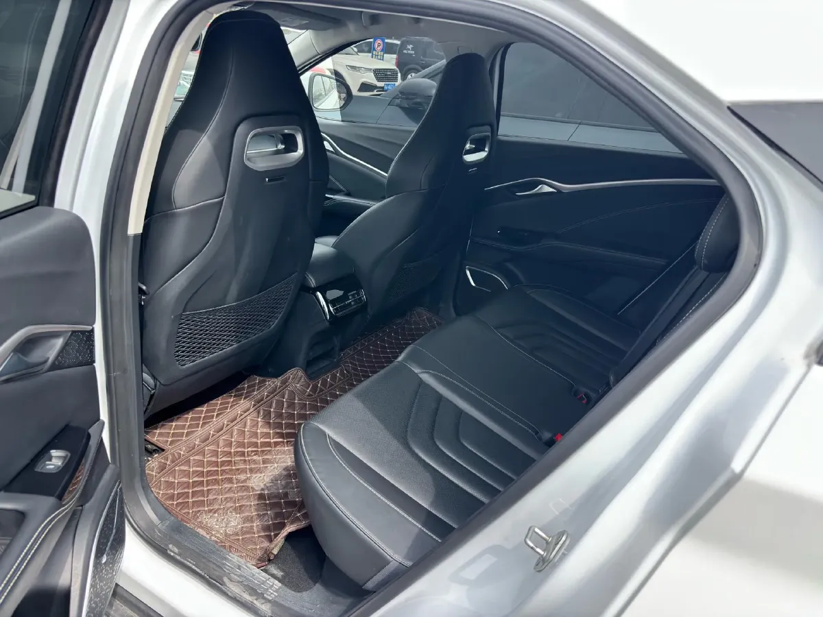 2022 Venucia Grand V 1.5T 190HP L4 7DCT,autocango,china used car exporter,china ev exporter,chinese used car exporter,chinese used ev exporter