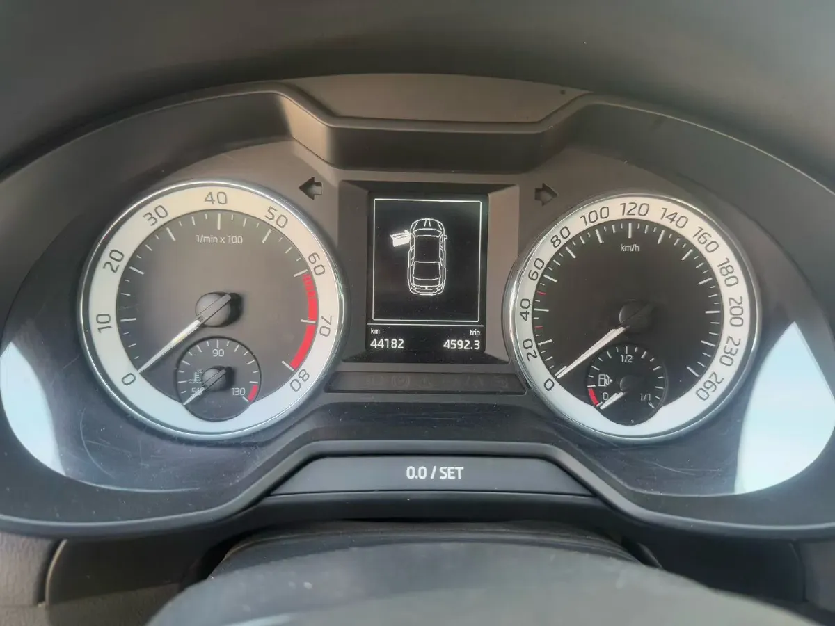 2020 Skoda Octavia 1.5L 113HP L4 6AT,autocango,china used car exporter,china ev exporter,chinese used car exporter,chinese used ev exporter