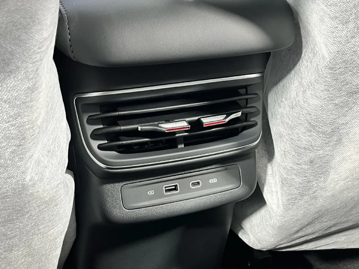 2025 HongQi HS3 1.5T 150HP L4 1DHT PHEV,autocango,china used car exporter,china ev exporter,chinese used car exporter,chinese used ev exporter