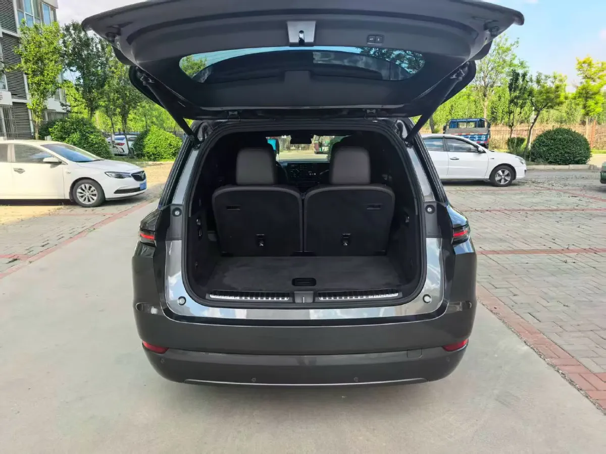 2022 Li L9 Range Extended 154HP REEV 42.6KWH,autocango,china used car exporter,china ev exporter,chinese used car exporter,chinese used ev exporter