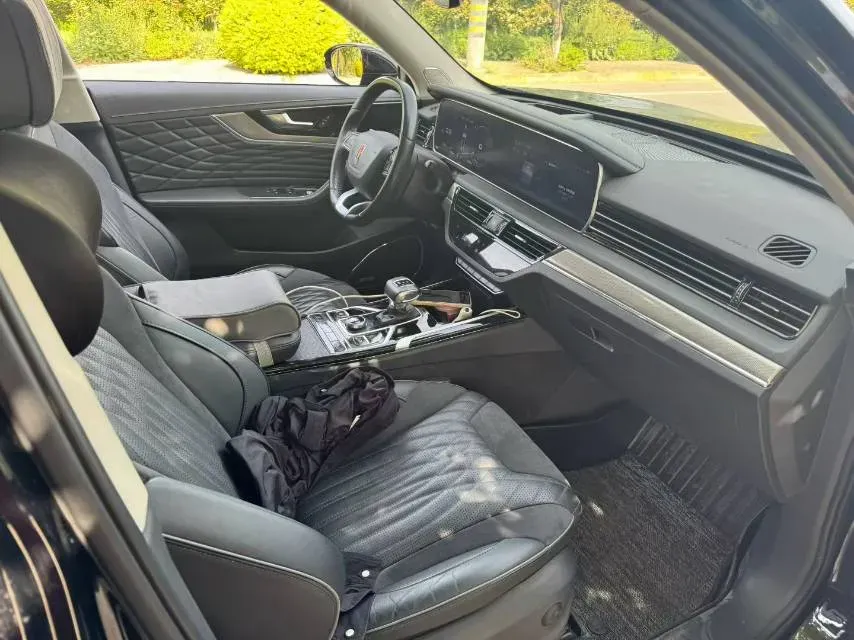 2022 HongQi HS5 2.0T 224HP L4 6AT,autocango,china used car exporter,china ev exporter,chinese used car exporter,chinese used ev exporter