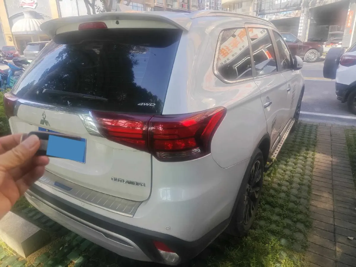 2020 Mitsubishi Outlander 2.4L 192HP L4 CVT,autocango,china used car exporter,china ev exporter,chinese used car exporter,chinese used ev exporter