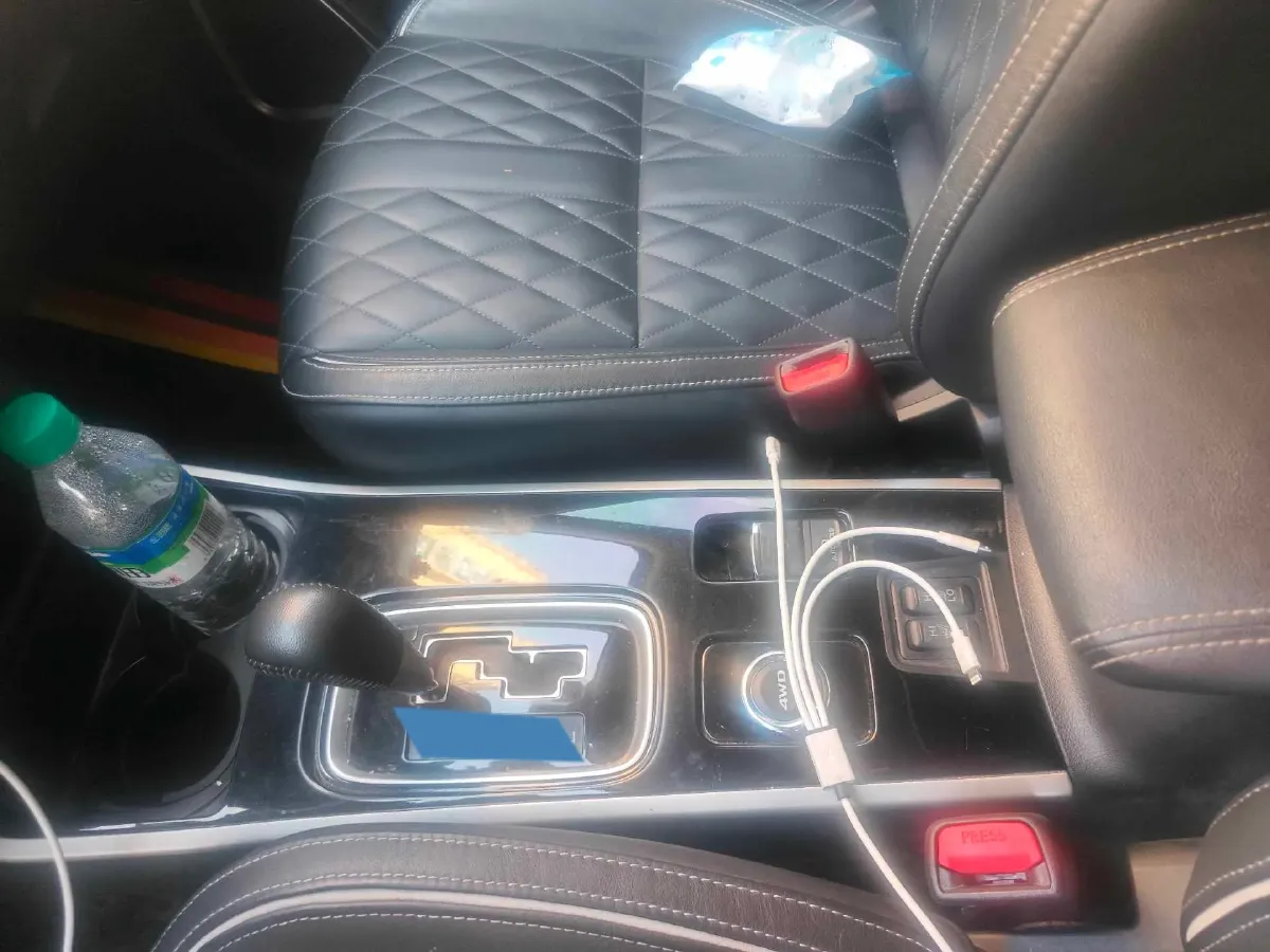 2020 Mitsubishi Outlander 2.4L 192HP L4 CVT,autocango,china used car exporter,china ev exporter,chinese used car exporter,chinese used ev exporter