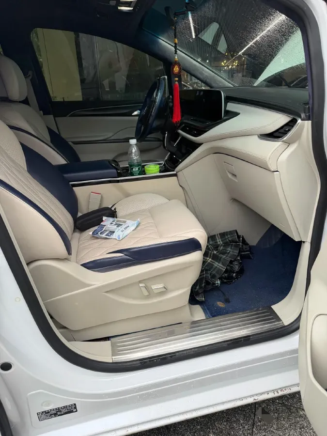 2021 Buick GL8 2.0T 237HP L4 9AT,autocango,china used car exporter,china ev exporter,chinese used car exporter,chinese used ev exporter