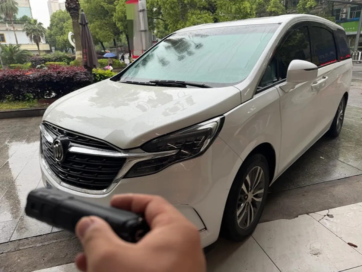 2021 Buick GL8 2.0T 237HP L4 9AT,autocango,china used car exporter,china ev exporter,chinese used car exporter,chinese used ev exporter