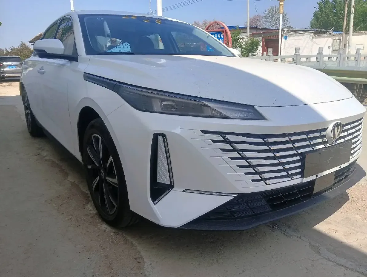 2025 ChangAn Eado 1.5T 192HP L4 7DCT,autocango,china used car exporter,china ev exporter,chinese used car exporter,chinese used ev exporter