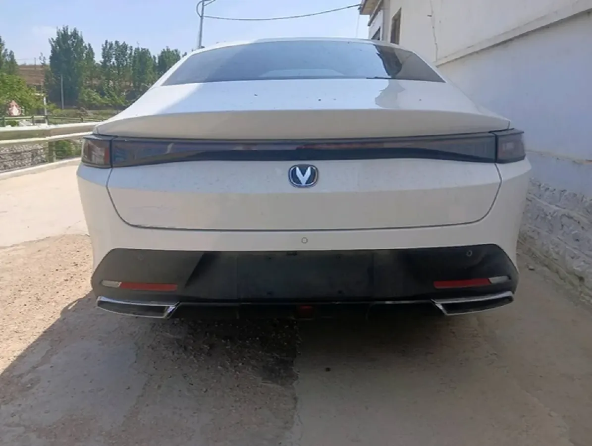 2025 ChangAn Eado 1.5T 192HP L4 7DCT,autocango,china used car exporter,china ev exporter,chinese used car exporter,chinese used ev exporter