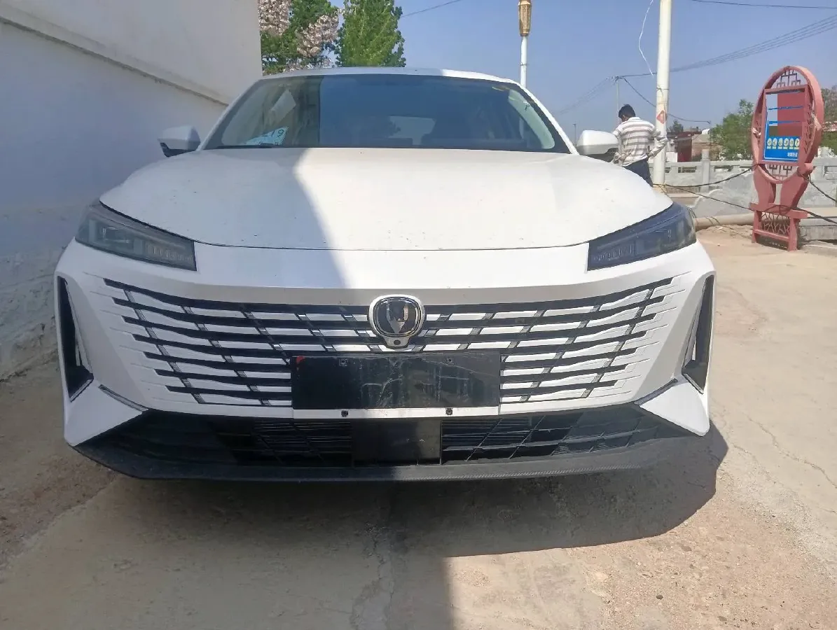 2025 ChangAn Eado 1.5T 192HP L4 7DCT,autocango,china used car exporter,china ev exporter,chinese used car exporter,chinese used ev exporter