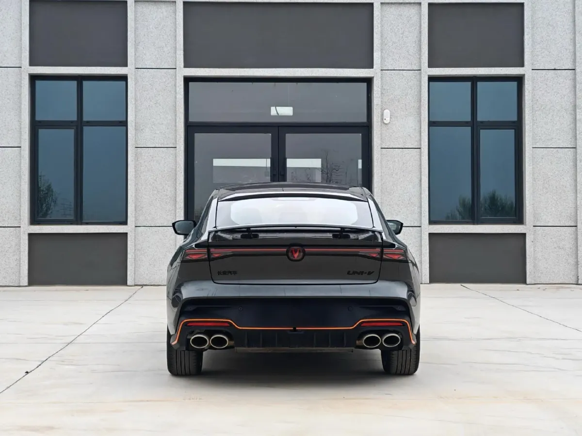 2025 ChangAn UNI-V 2.0T 245HP L4 8AT,autocango,china used car exporter,china ev exporter,chinese used car exporter,chinese used ev exporter