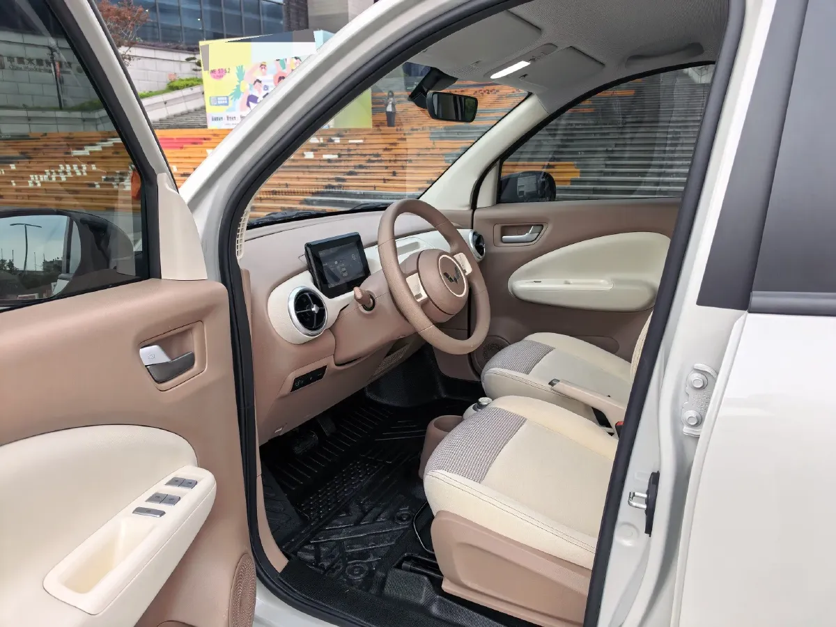 2025 WuLing HongGuang MINI EV BEV 16.2KWH,autocango,china used car exporter,china ev exporter,chinese used car exporter,chinese used ev exporter