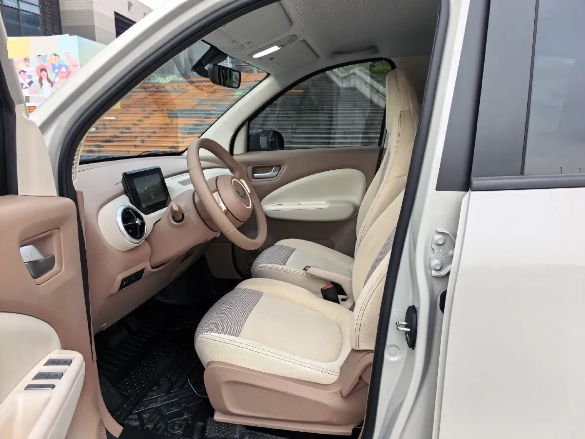 2025 WuLing HongGuang MINI EV BEV 16.2KWH,autocango,china used car exporter,china ev exporter,chinese used car exporter,chinese used ev exporter