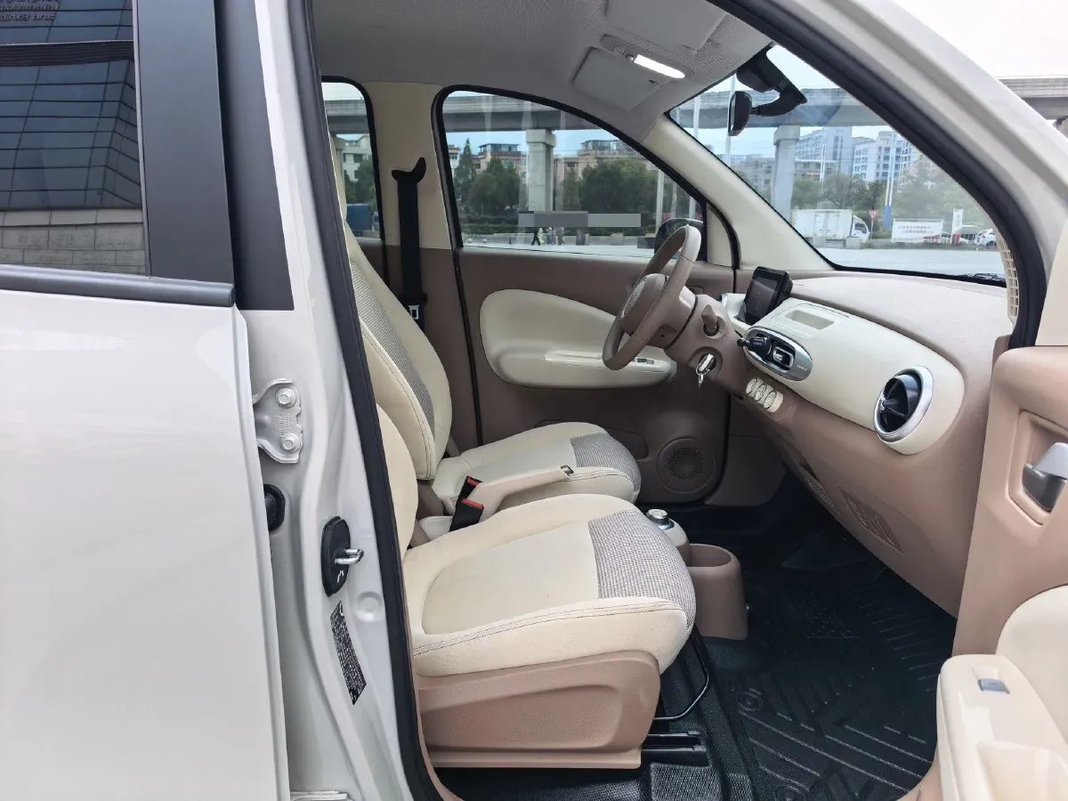 2025 WuLing HongGuang MINI EV BEV 16.2KWH,autocango,china used car exporter,china ev exporter,chinese used car exporter,chinese used ev exporter