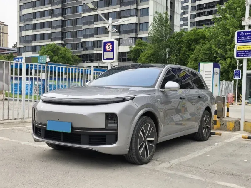 2024 Toyota Granvia 2.5L 189HP L4 E-CVT Hybrid,autocango,china used car exporter,china ev exporter,chinese used car exporter,chinese used ev exporter