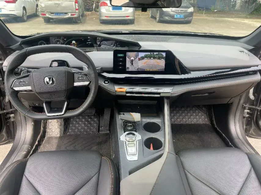 2022 ChangAn UNI-V 1.5T 188HP L4 7DCT,autocango,china used car exporter,china ev exporter,chinese used car exporter,chinese used ev exporter