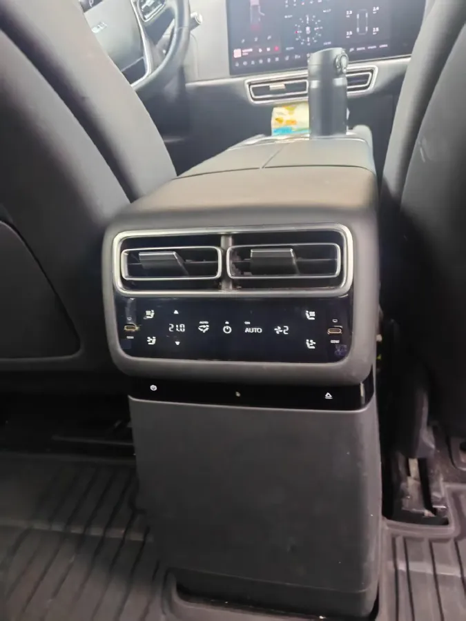 2024 Li L8 Range Extended 154HP REEV 52.3KWH,autocango,china used car exporter,china ev exporter,chinese used car exporter,chinese used ev exporter