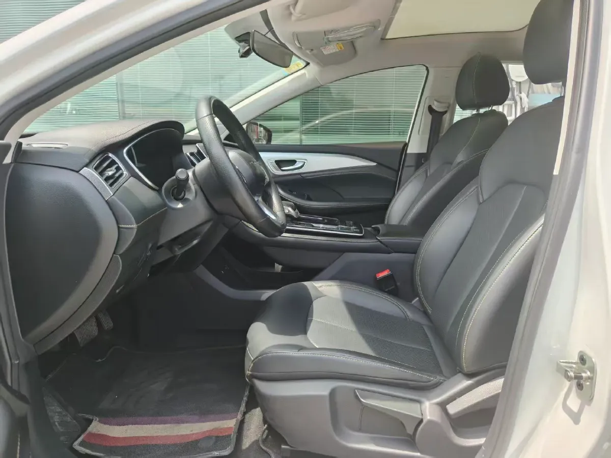 2022 JMC YuHu 7 2.0T 141HP L4 8AT,autocango,china used car exporter,china ev exporter,chinese used car exporter,chinese used ev exporter