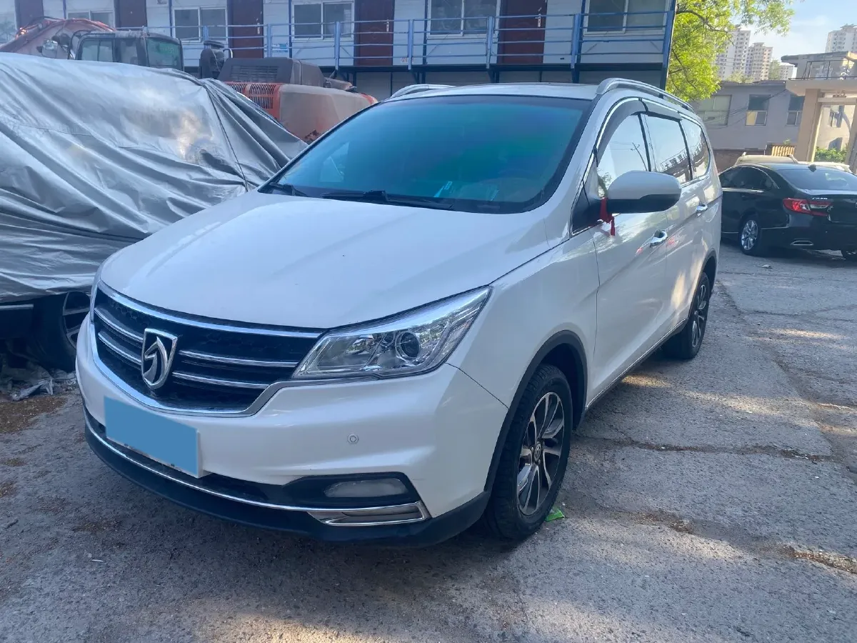 2018 BaoJun 530 1.5T 150HP L4 6MT,autocango,china used car exporter,china ev exporter,chinese used car exporter,chinese used ev exporter
