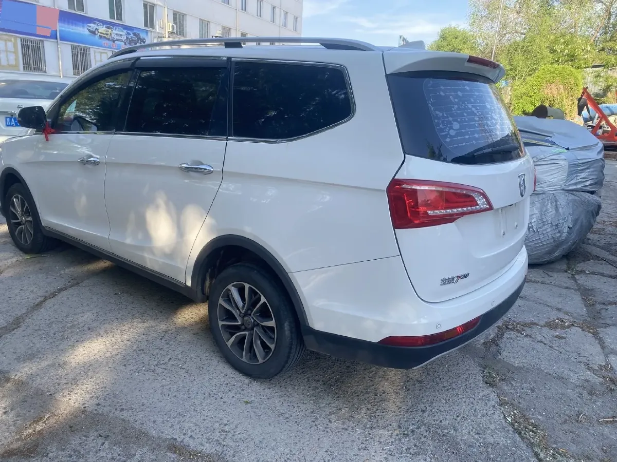 2018 BaoJun 530 1.5T 150HP L4 6MT,autocango,china used car exporter,china ev exporter,chinese used car exporter,chinese used ev exporter