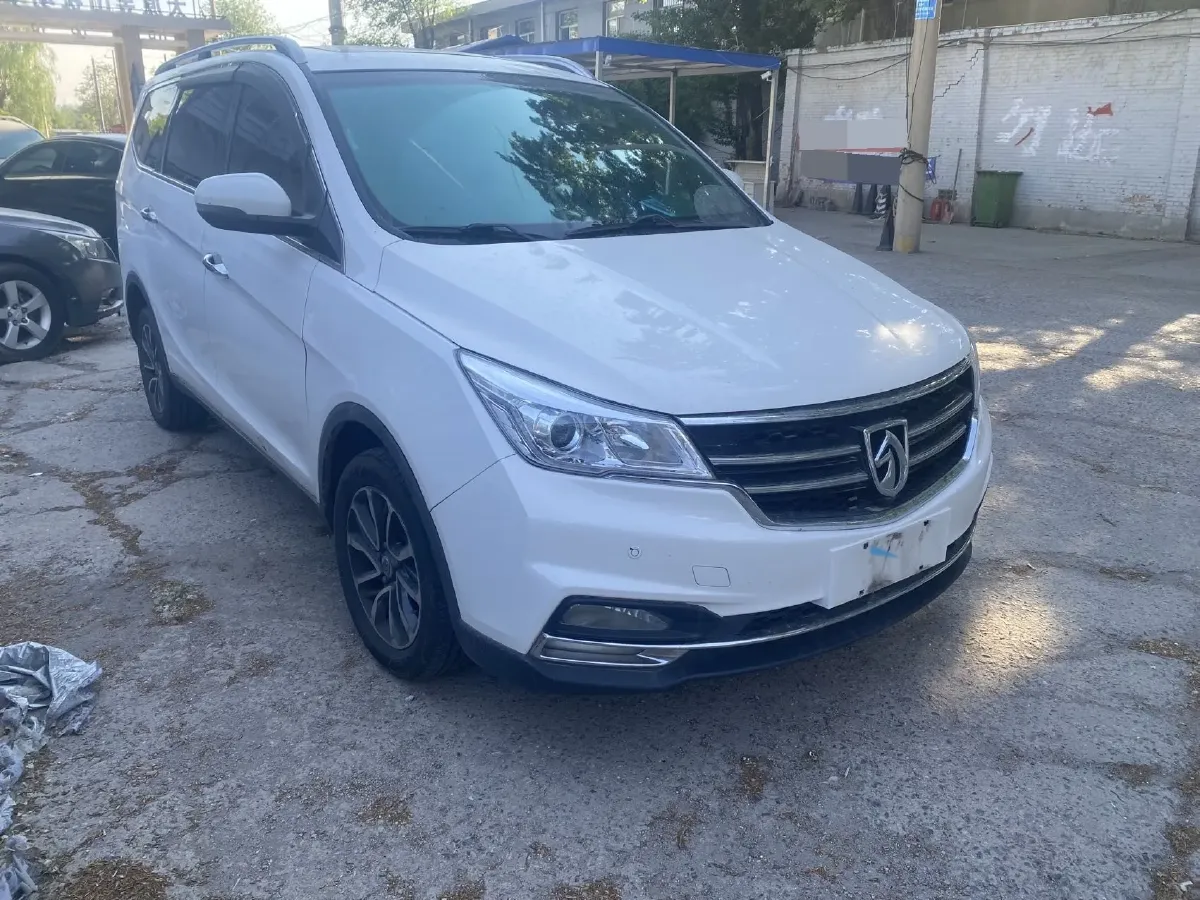 2018 BaoJun 530 1.5T 150HP L4 6MT,autocango,china used car exporter,china ev exporter,chinese used car exporter,chinese used ev exporter