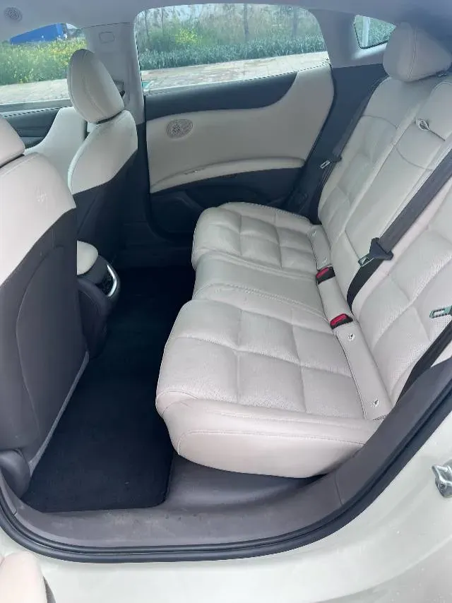 2024 IM L6 BEV 75KWH,autocango,china used car exporter,china ev exporter,chinese used car exporter,chinese used ev exporter