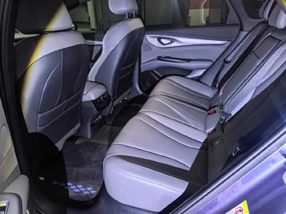 2024 BYD Seal 1.5L 110HP L4 E-CVT PHEV 17.6KWH,autocango,china used car exporter,china ev exporter,chinese used car exporter,chinese used ev exporter