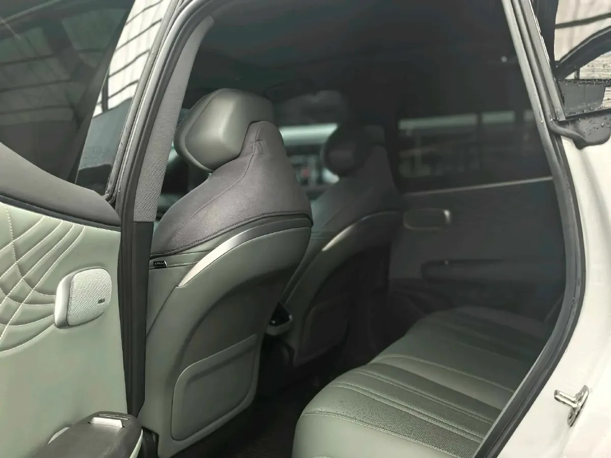 2024 Deepal S07 BEV 66.8KWH,autocango,china used car exporter,china ev exporter,chinese used car exporter,chinese used ev exporter