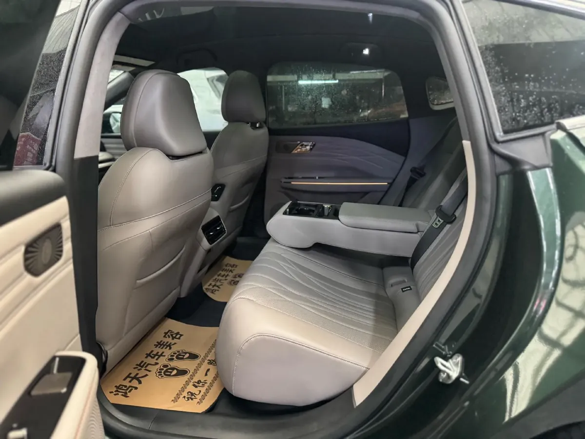 2025 Geely Galaxy Starshine 8 1.5T 163HP L4 3DHT PHEV 27.69KWH,autocango,china used car exporter,china ev exporter,chinese used car exporter,chinese used ev exporter