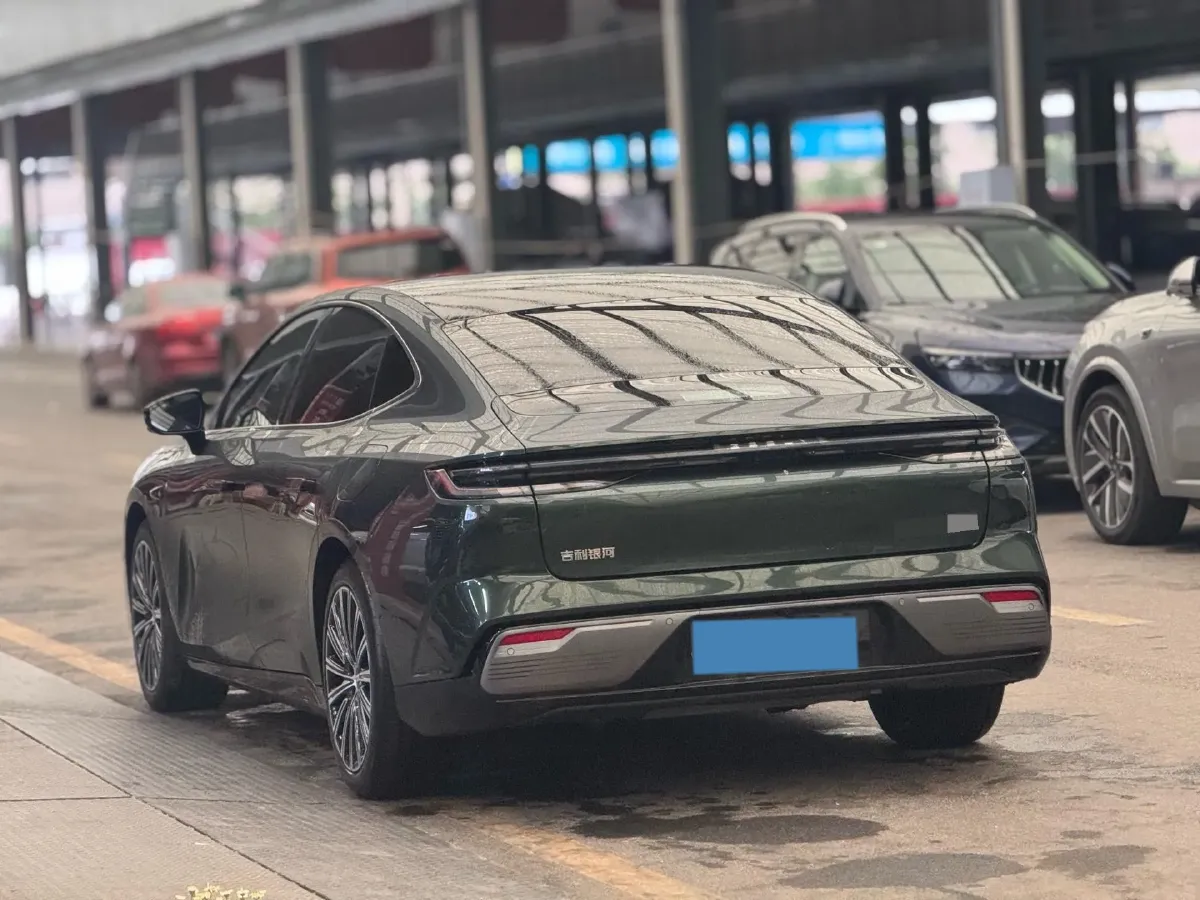 2025 Geely Galaxy Starshine 8 1.5T 163HP L4 3DHT PHEV 27.69KWH,autocango,china used car exporter,china ev exporter,chinese used car exporter,chinese used ev exporter