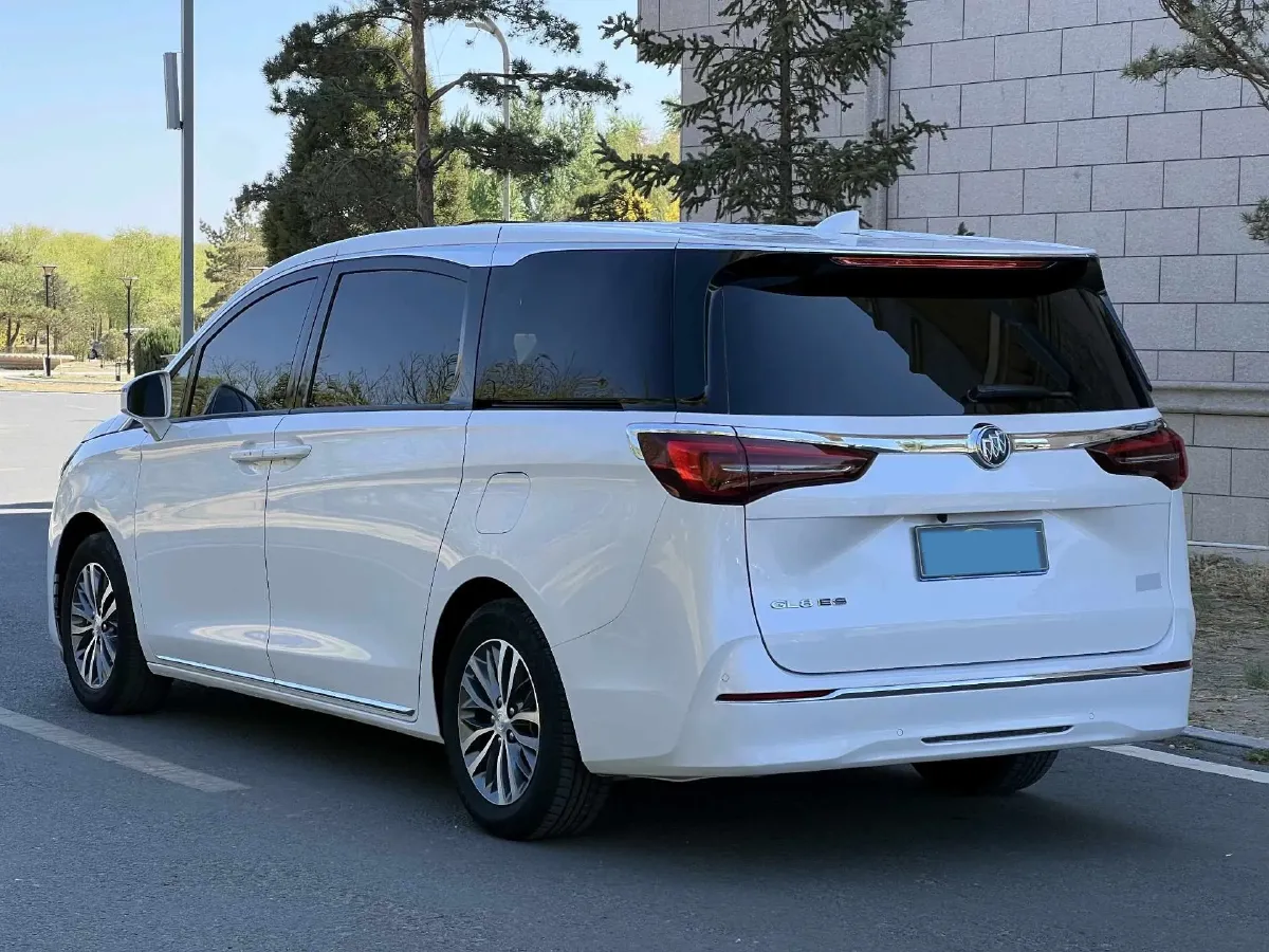 2023 Buick GL8 2.0T 237HP L4 9AT,autocango,china used car exporter,china ev exporter,chinese used car exporter,chinese used ev exporter