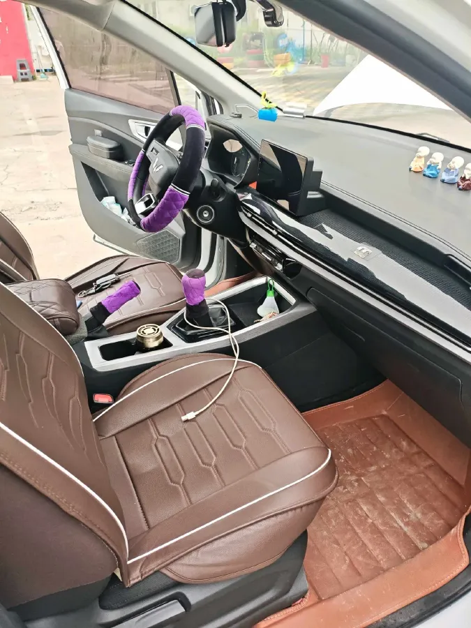 2022 WuLing ZhengChen 2.0L 136HP L4 6MT,autocango,china used car exporter,china ev exporter,chinese used car exporter,chinese used ev exporter