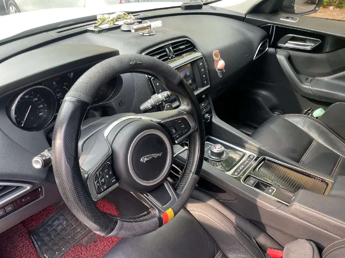 2018 Jaguar F-PACE 2.0T 250HP L4 8AT,autocango,china used car exporter,china ev exporter,chinese used car exporter,chinese used ev exporter