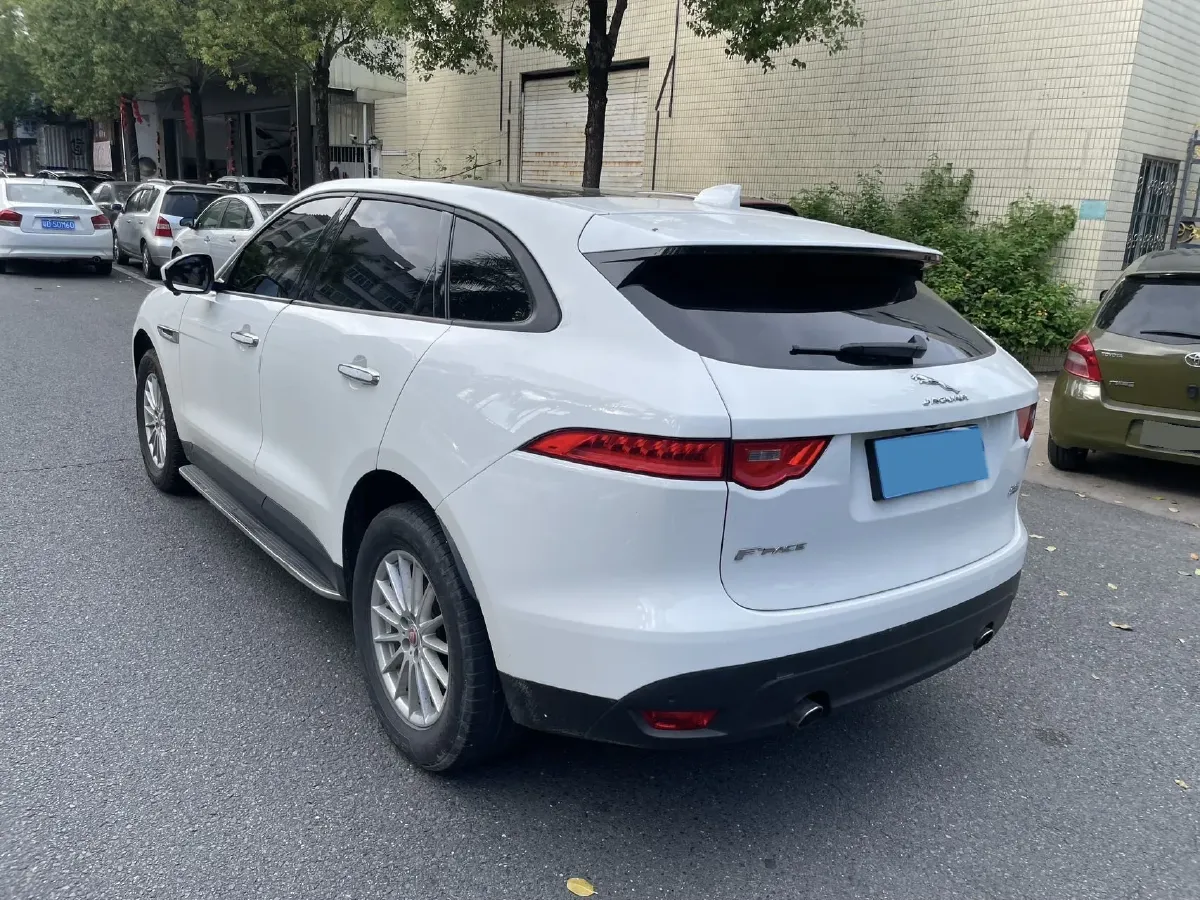 2018 Jaguar F-PACE 2.0T 250HP L4 8AT,autocango,china used car exporter,china ev exporter,chinese used car exporter,chinese used ev exporter