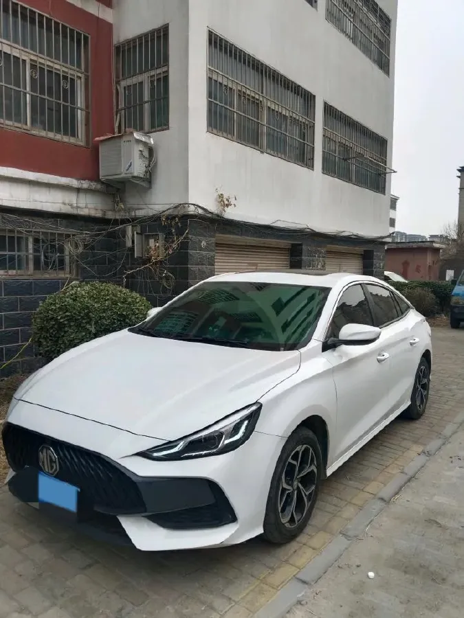2022 MG 5 1.5L 120HP L4 5MT,autocango,china used car exporter,china ev exporter,chinese used car exporter,chinese used ev exporter
