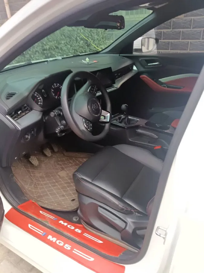 2022 MG 5 1.5L 120HP L4 5MT,autocango,china used car exporter,china ev exporter,chinese used car exporter,chinese used ev exporter