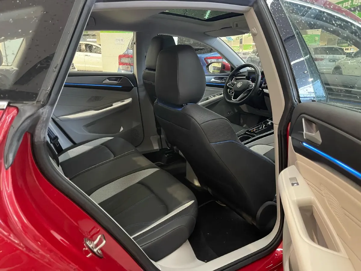 2022 Skoda Superb 2.0T 186HP L4 7DCT,autocango,china used car exporter,china ev exporter,chinese used car exporter,chinese used ev exporter