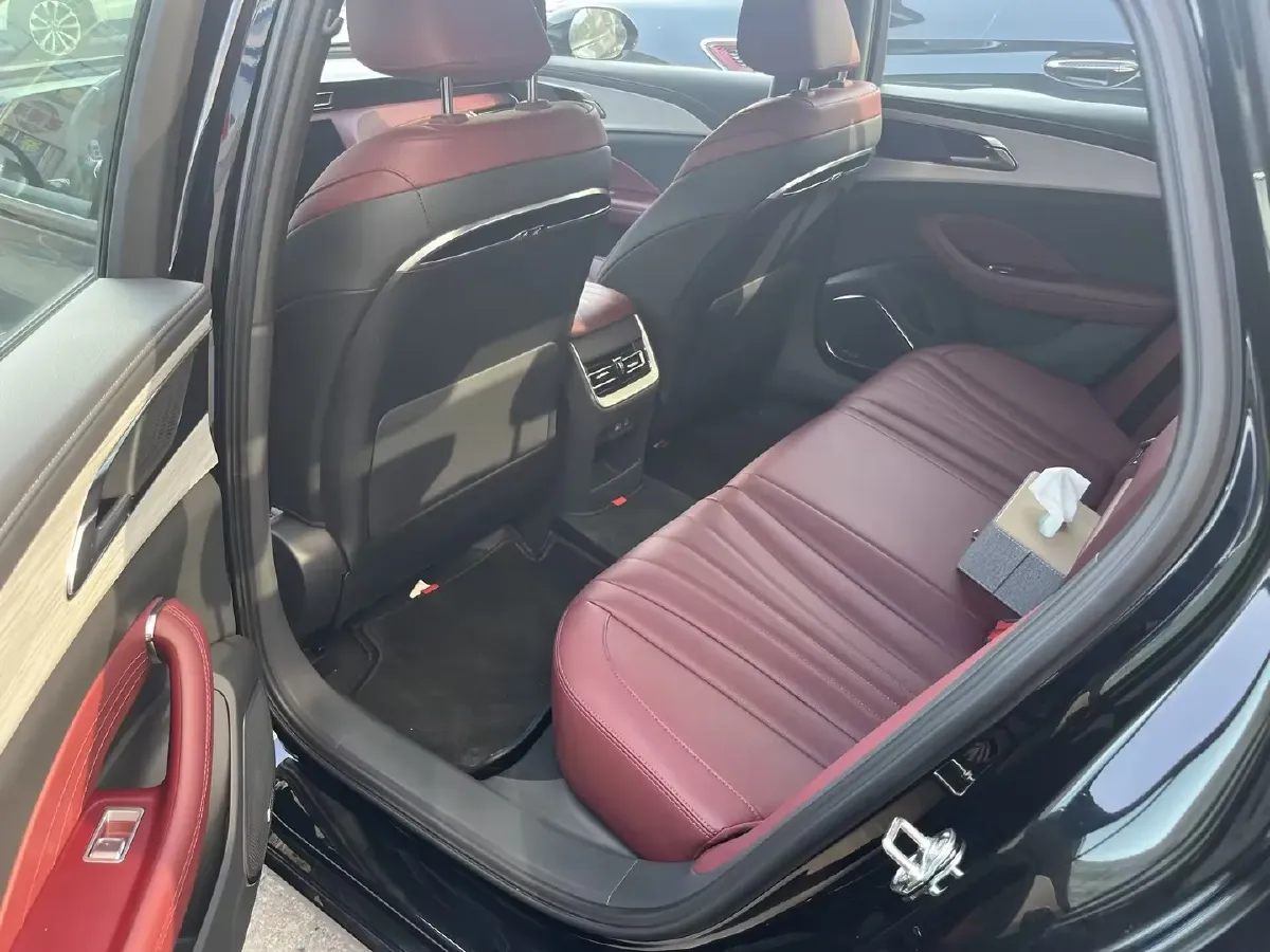 2025 HongQi H5 1.5T 169HP L4 1DHT Hybrid,autocango,china used car exporter,china ev exporter,chinese used car exporter,chinese used ev exporter