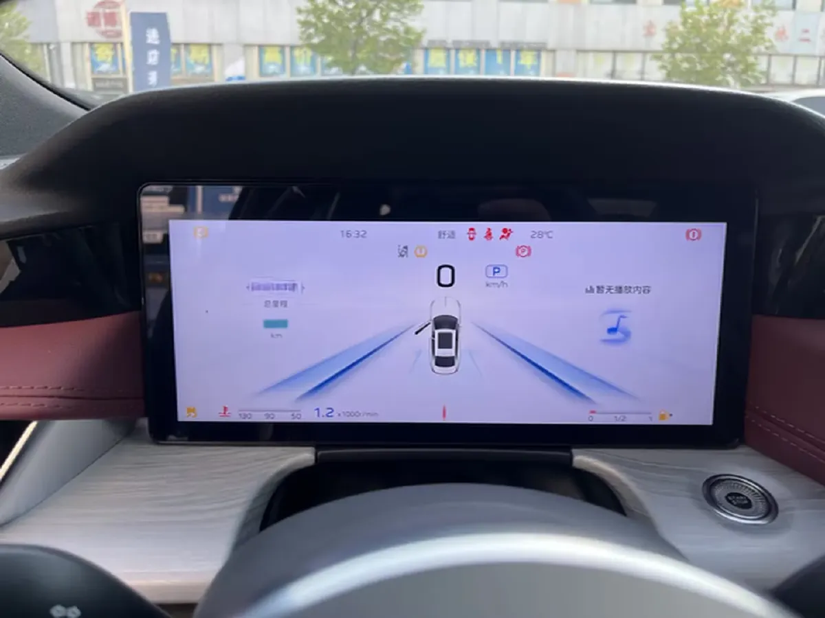 2025 HongQi H5 1.5T 169HP L4 1DHT Hybrid,autocango,china used car exporter,china ev exporter,chinese used car exporter,chinese used ev exporter