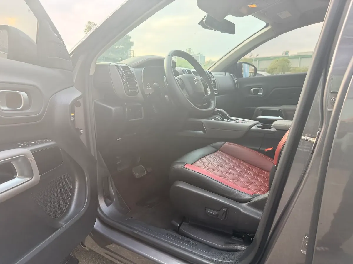 2020 Citroen C5 Aircross 1.6T 170HP L4 6AT,autocango,china used car exporter,china ev exporter,chinese used car exporter,chinese used ev exporter